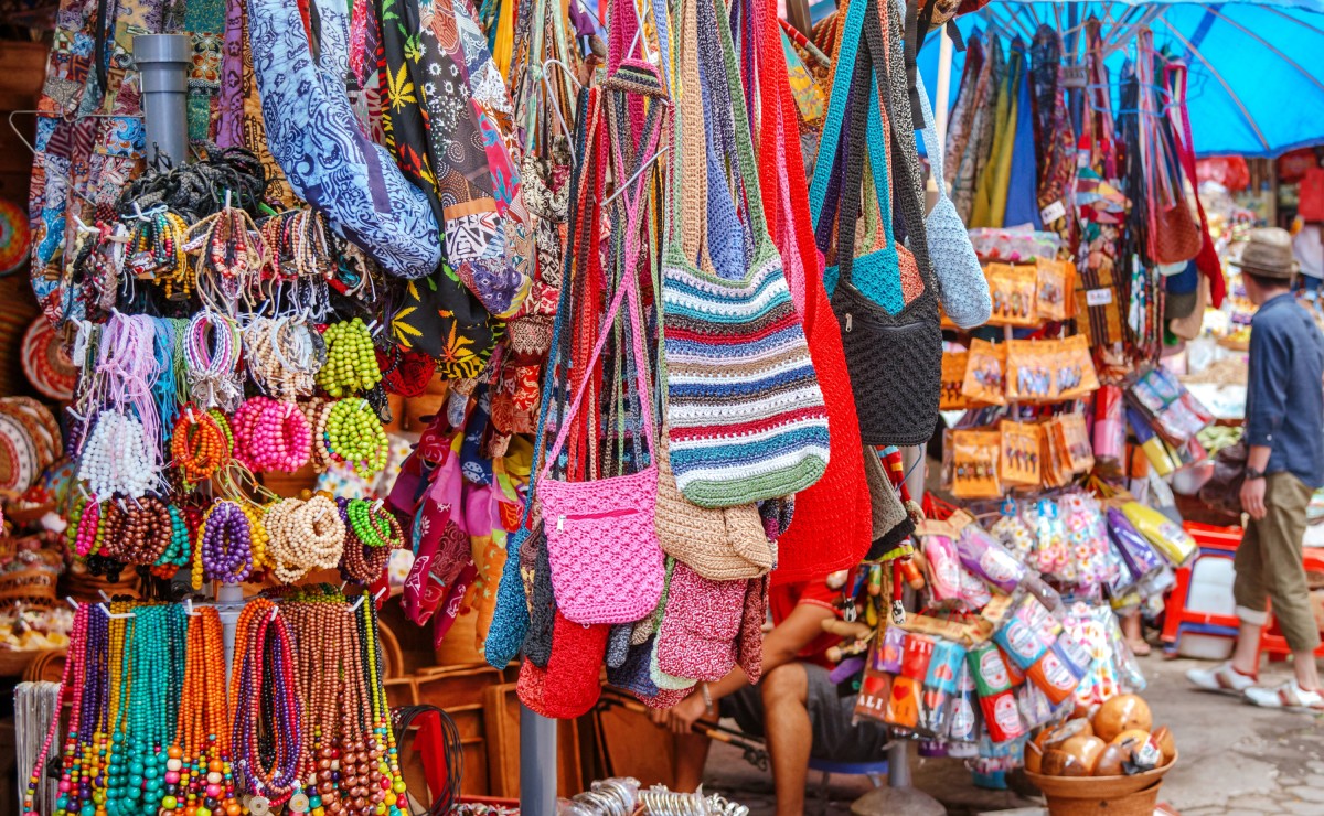 shopping in bali